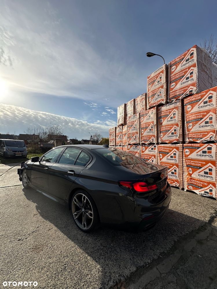 BMW Seria 5 M550i xDrive sport - 19