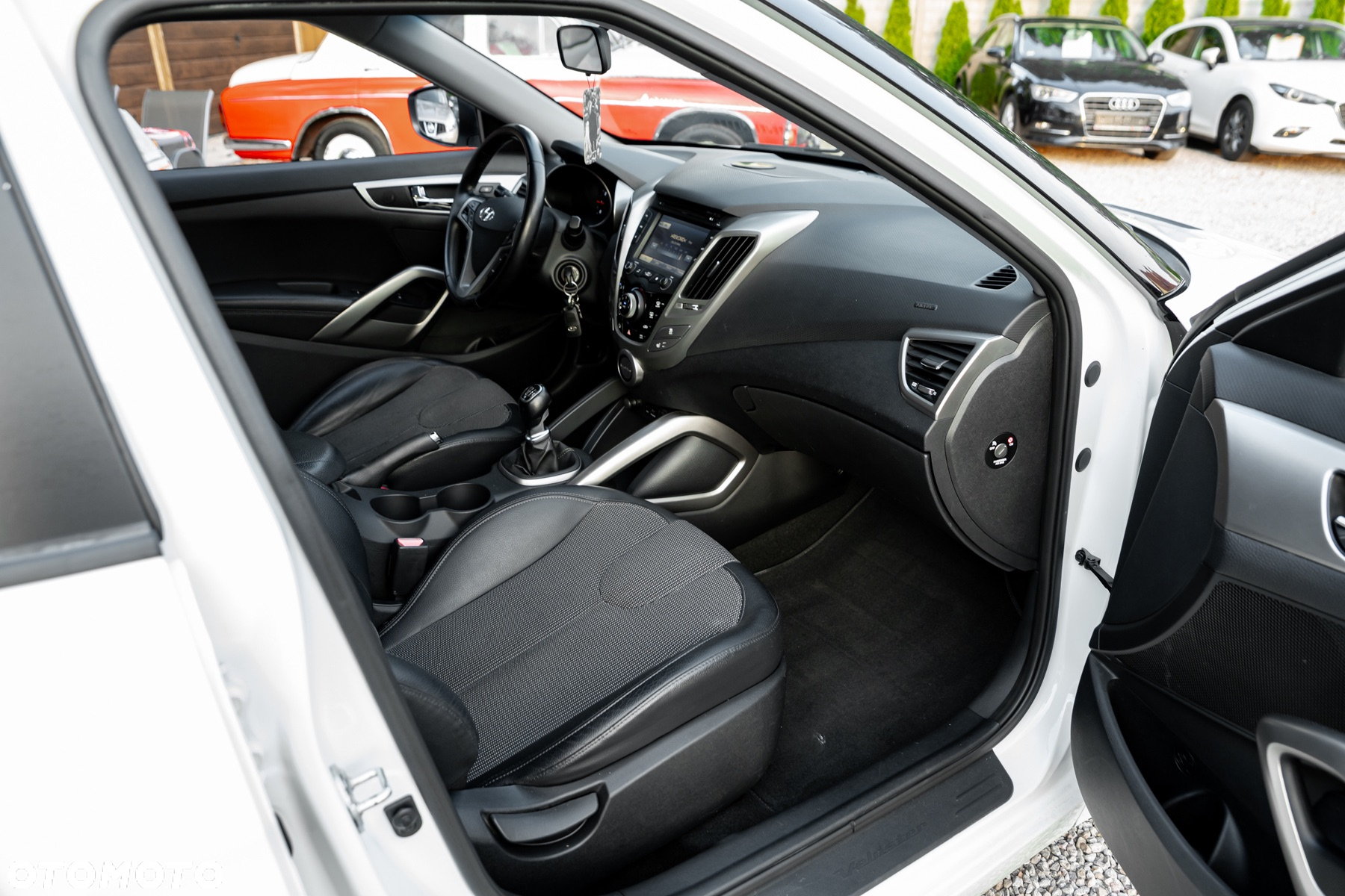 Hyundai Veloster 1.6 GDI Premium - 23