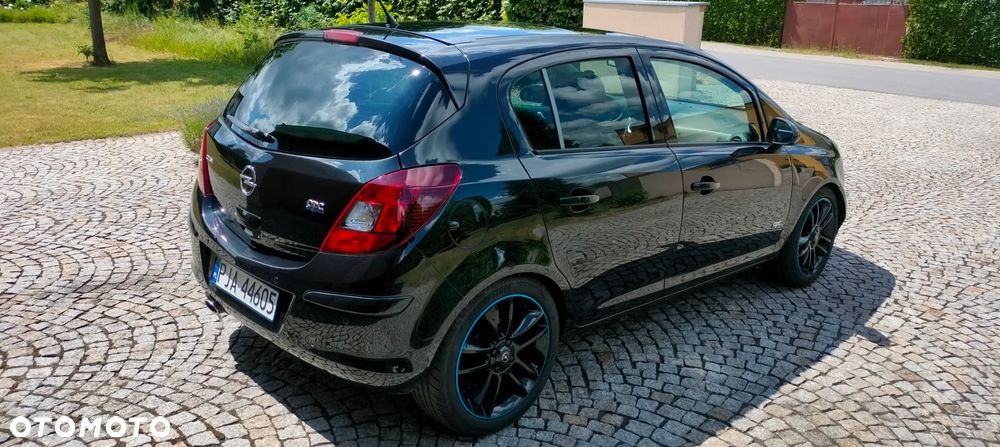 Opel Corsa 1.2 16V Cosmo - 3