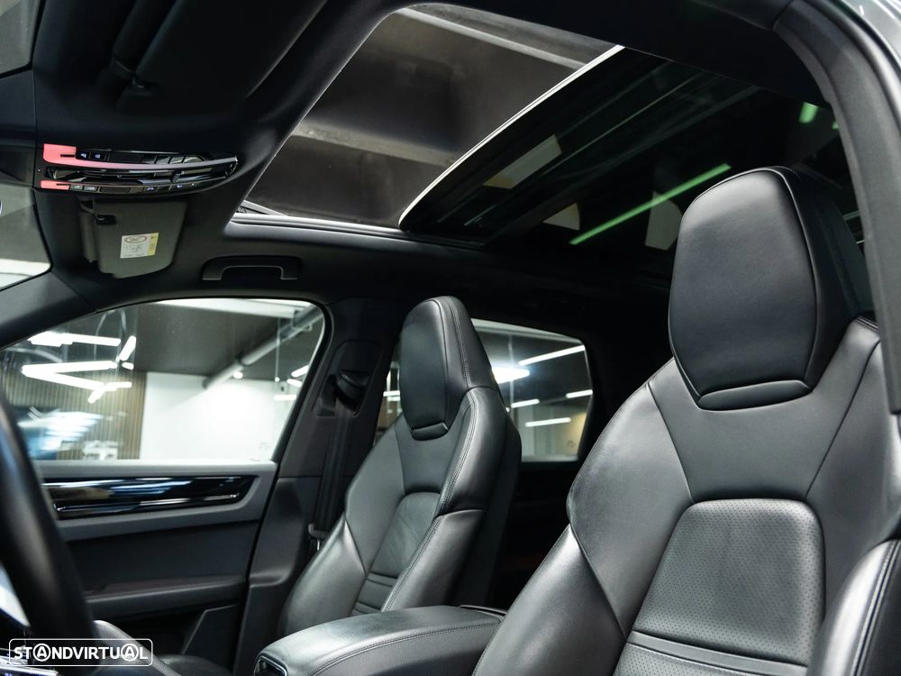 Porsche Cayenne Platinum Edition - 2