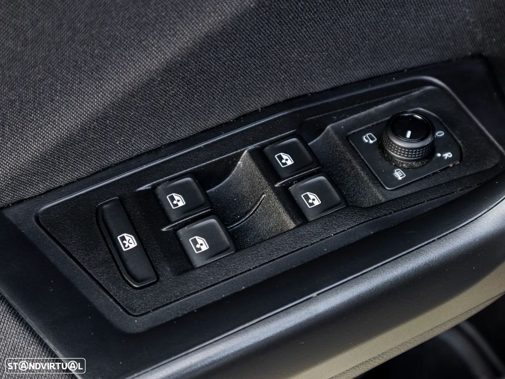 VW T-Roc 1.0 TSI Urban - 23