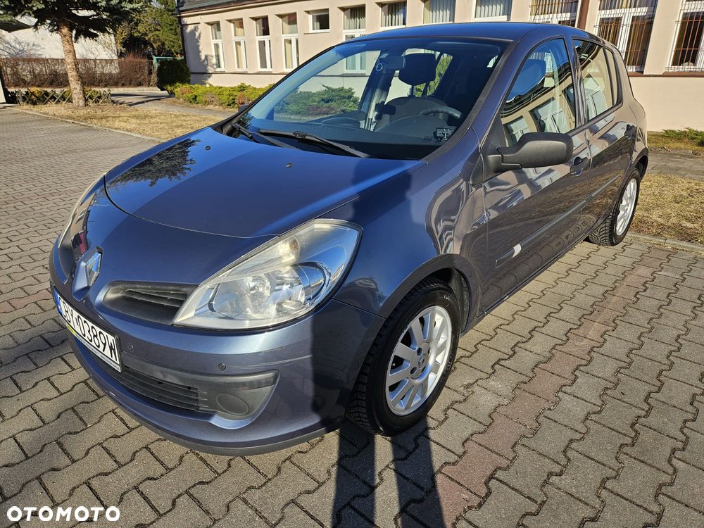 Renault Clio 1.4 16V Authentique - 1
