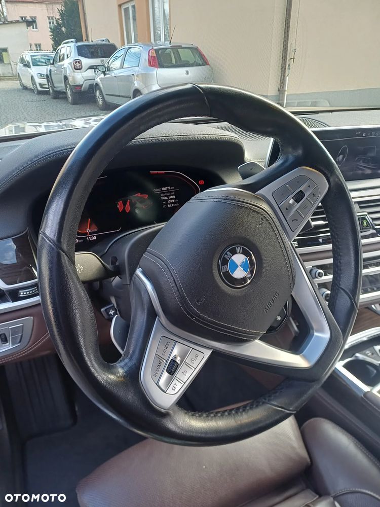 BMW Seria 7 750i xDrive - 7