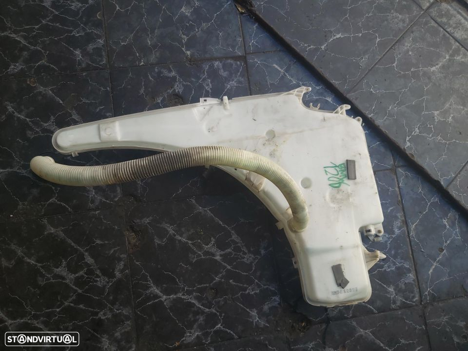 Depósito Água Limpa Para-Brisas Bmw 120D - 2