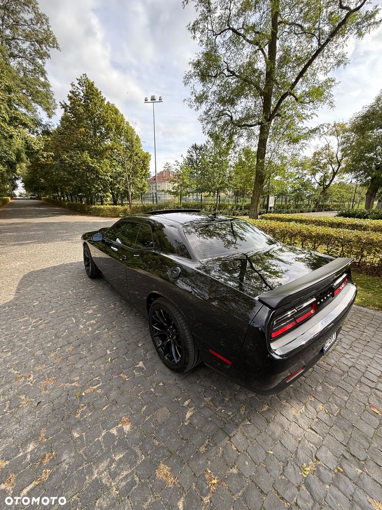 Dodge Challenger - 15