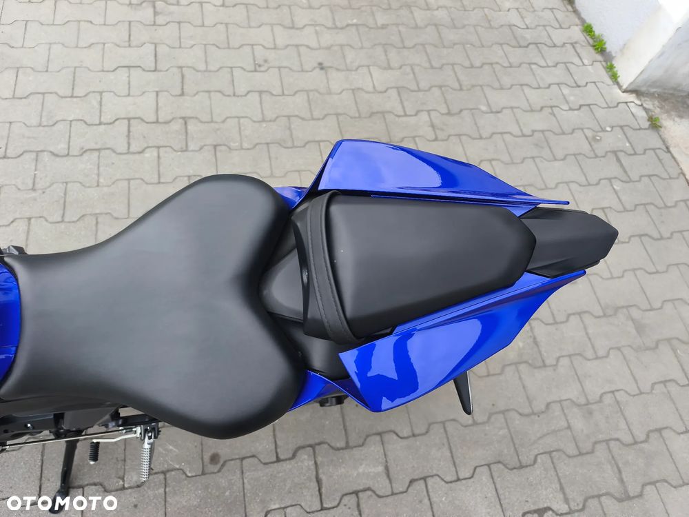 Yamaha R7 - 34