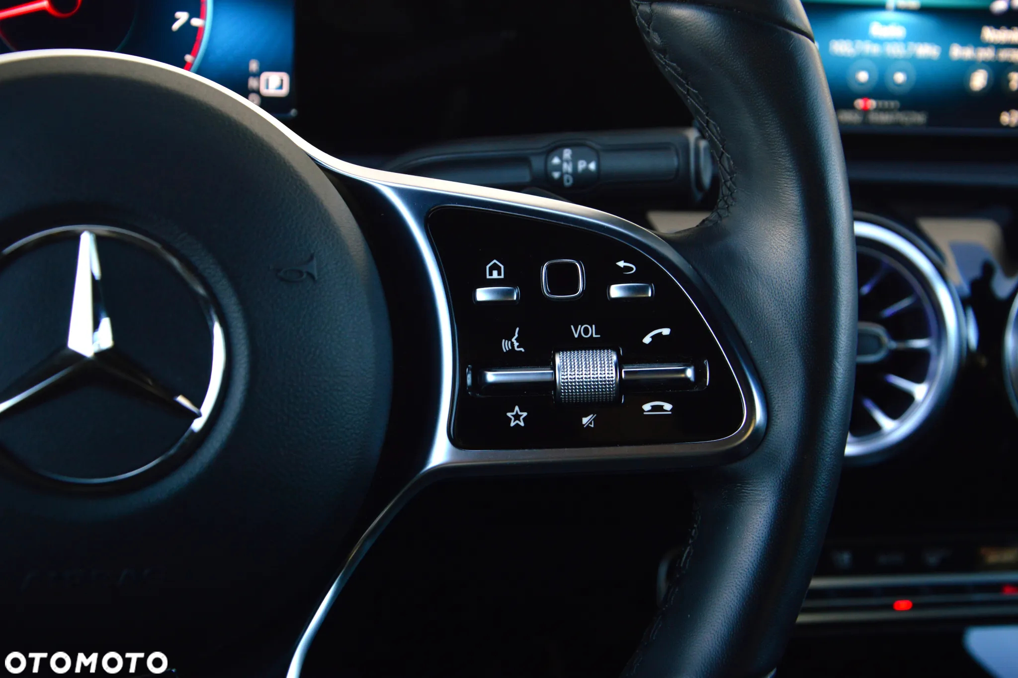 Mercedes-Benz CLA 250 4-Matic Progressive 7G-DCT - 23