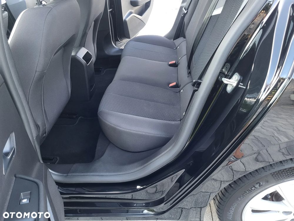 Opel Astra 1.2 Turbo Business Edition - 19