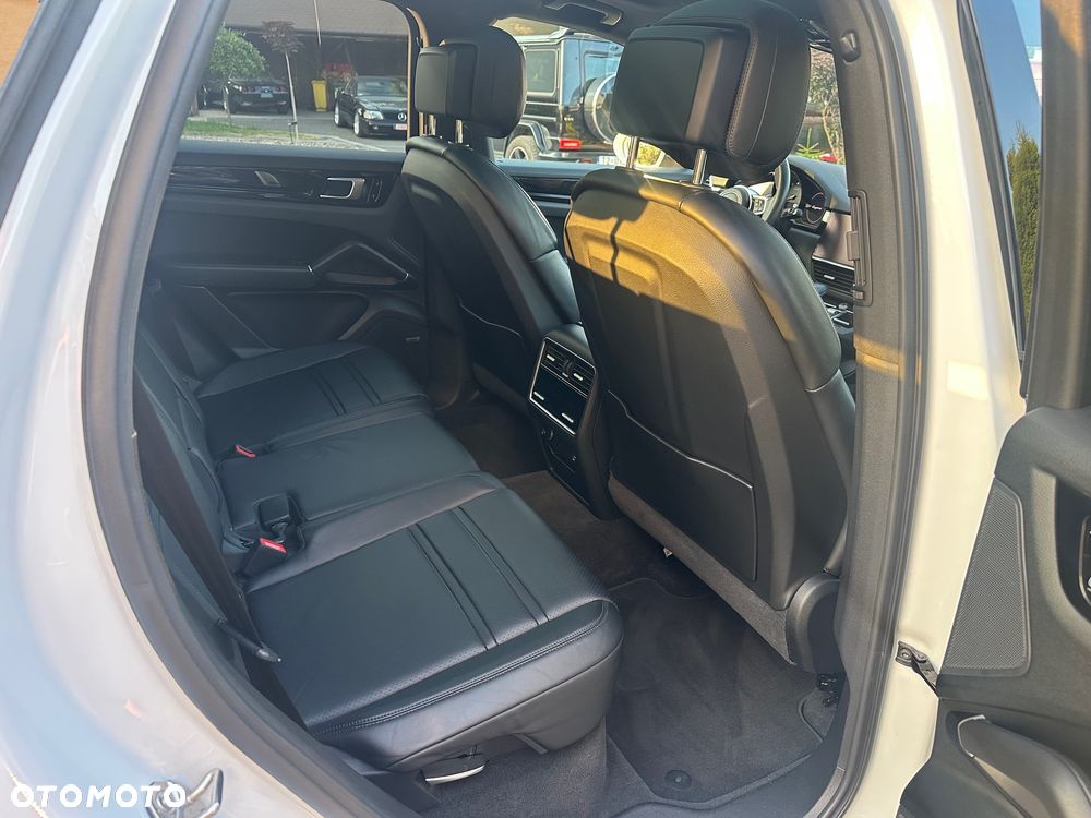 Porsche Cayenne - 11