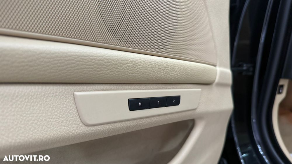 BMW Seria 5 530d Sport-Aut. - 34