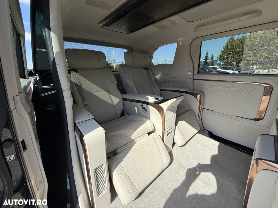 Lexus LM 350h Luxury - 25