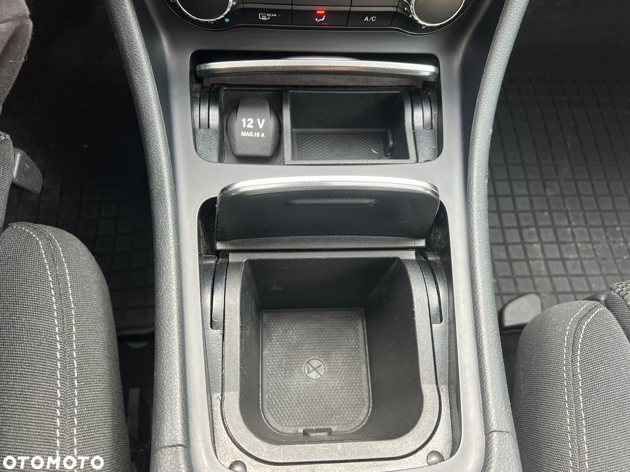 Mercedes-Benz GLA 200 d 4-Matic - 29