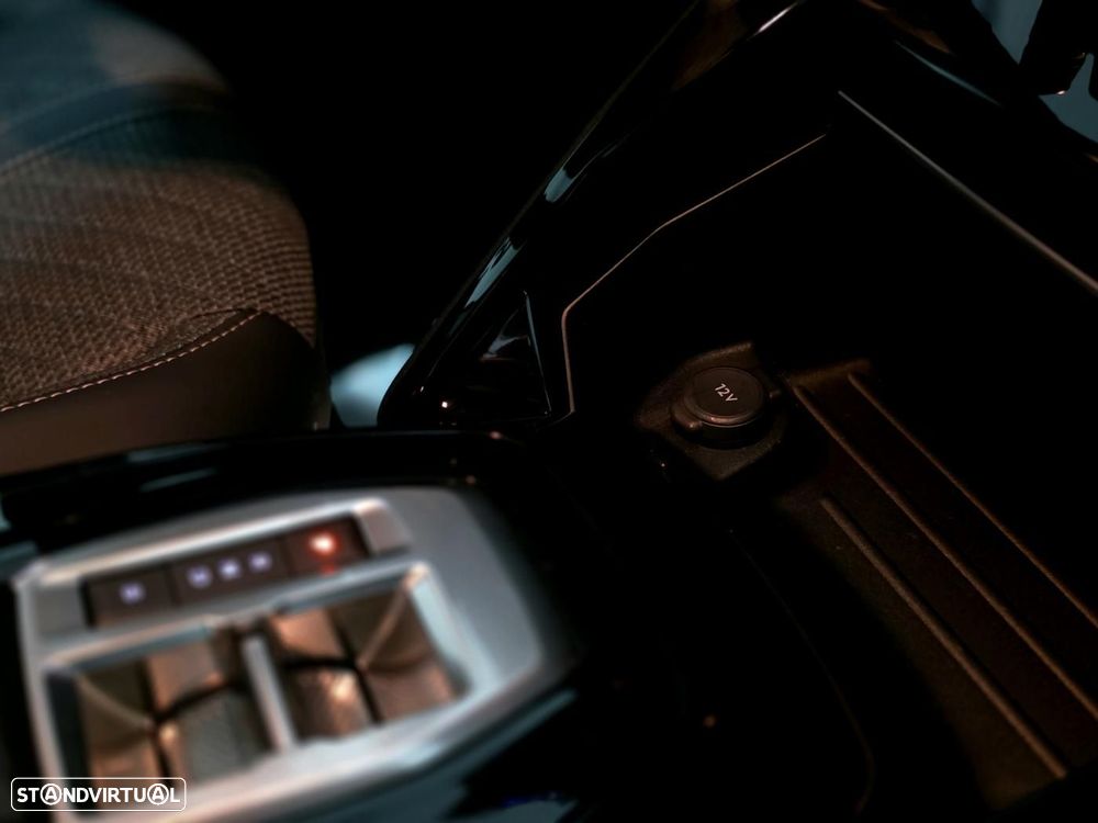 Peugeot e-208 51 kWh Allure - 38