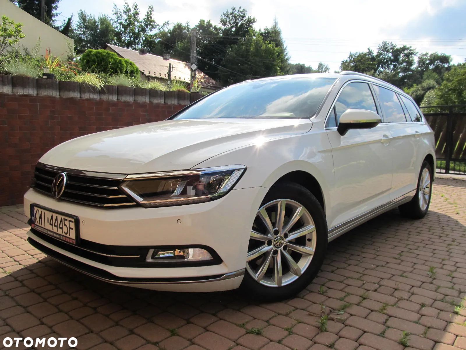 Volkswagen Passat Variant 2.0 TDI SCR DSG BlueMotion Highline - 1