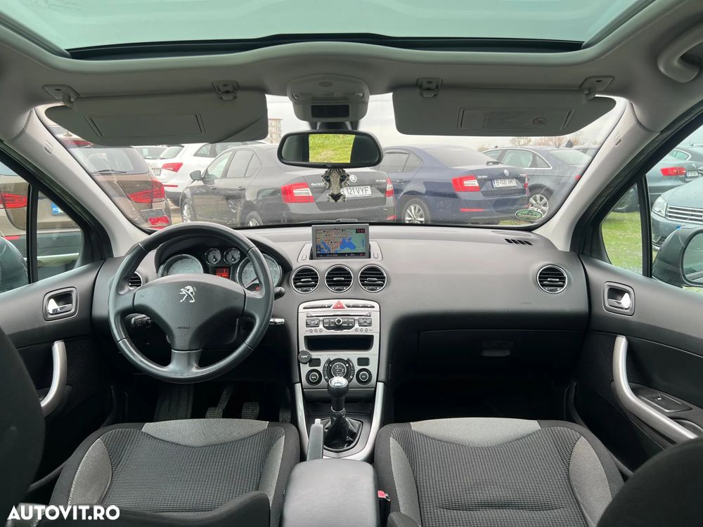 Peugeot 308 1.6E Premium Pack - 13