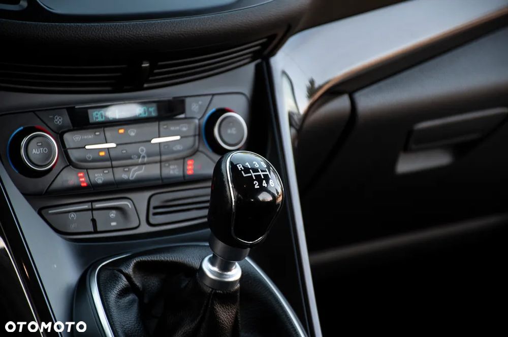 Ford Kuga 1.5 EcoBoost 2x4 Cool & Connect - 35