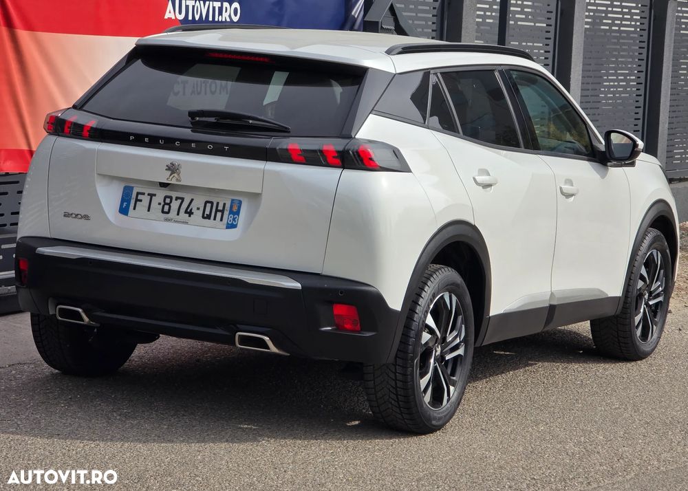 Peugeot 2008 PureTech 130 EAT8 GT - 8