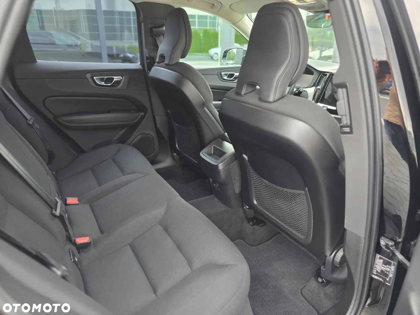 Volvo XC 60 D4 Momentum Pro - 29