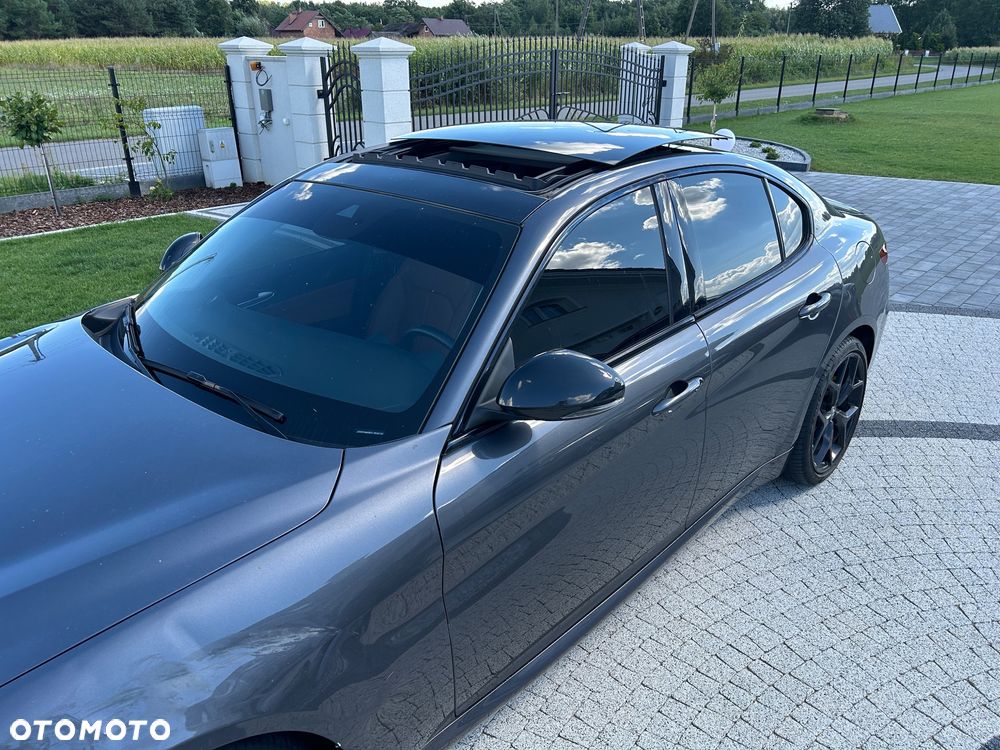 Alfa Romeo Giulia - 16