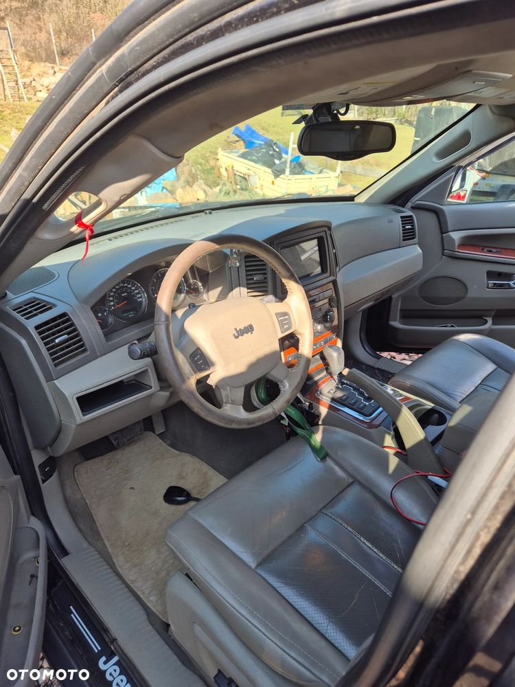 Jeep Grand Cherokee - 11