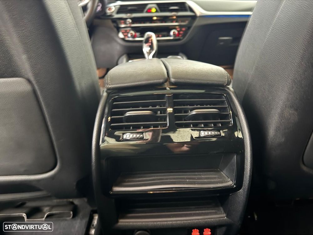 BMW 530 e Pack M - 13