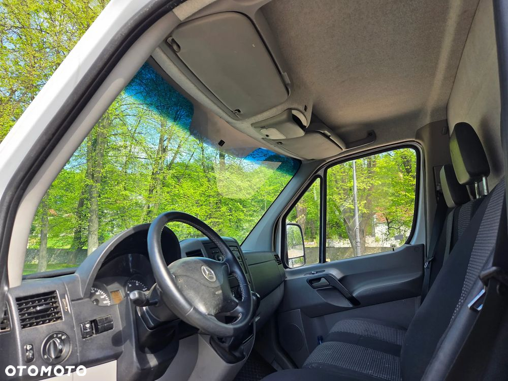 Mercedes-Benz Sprinter - 16