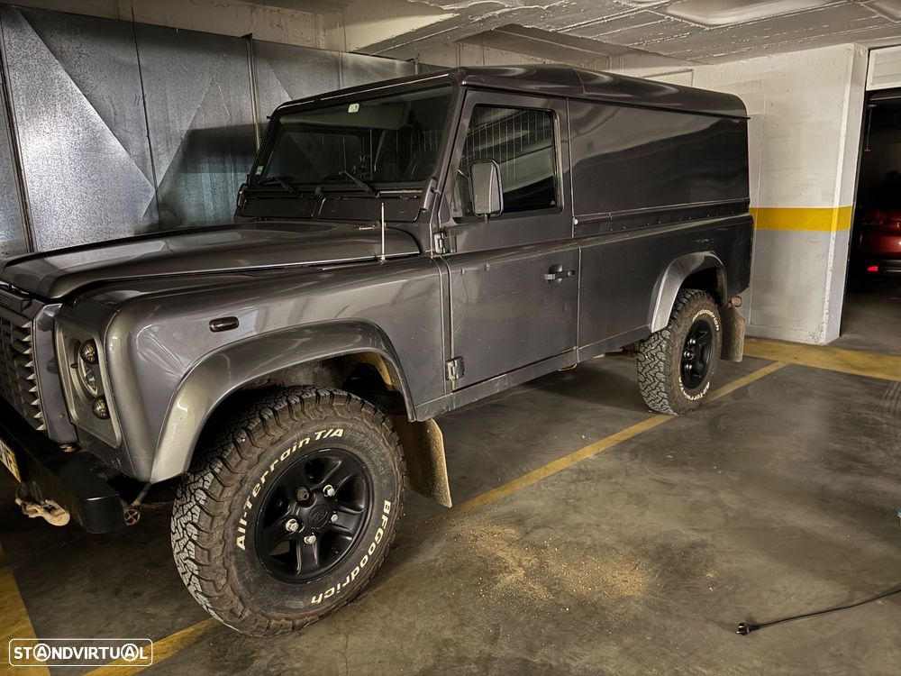 Land Rover Defender 110 - 8
