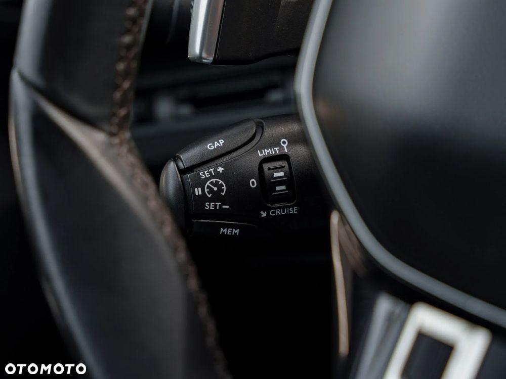 Peugeot 5008 1.6 BlueHDI Allure S&S EAT6 - 27
