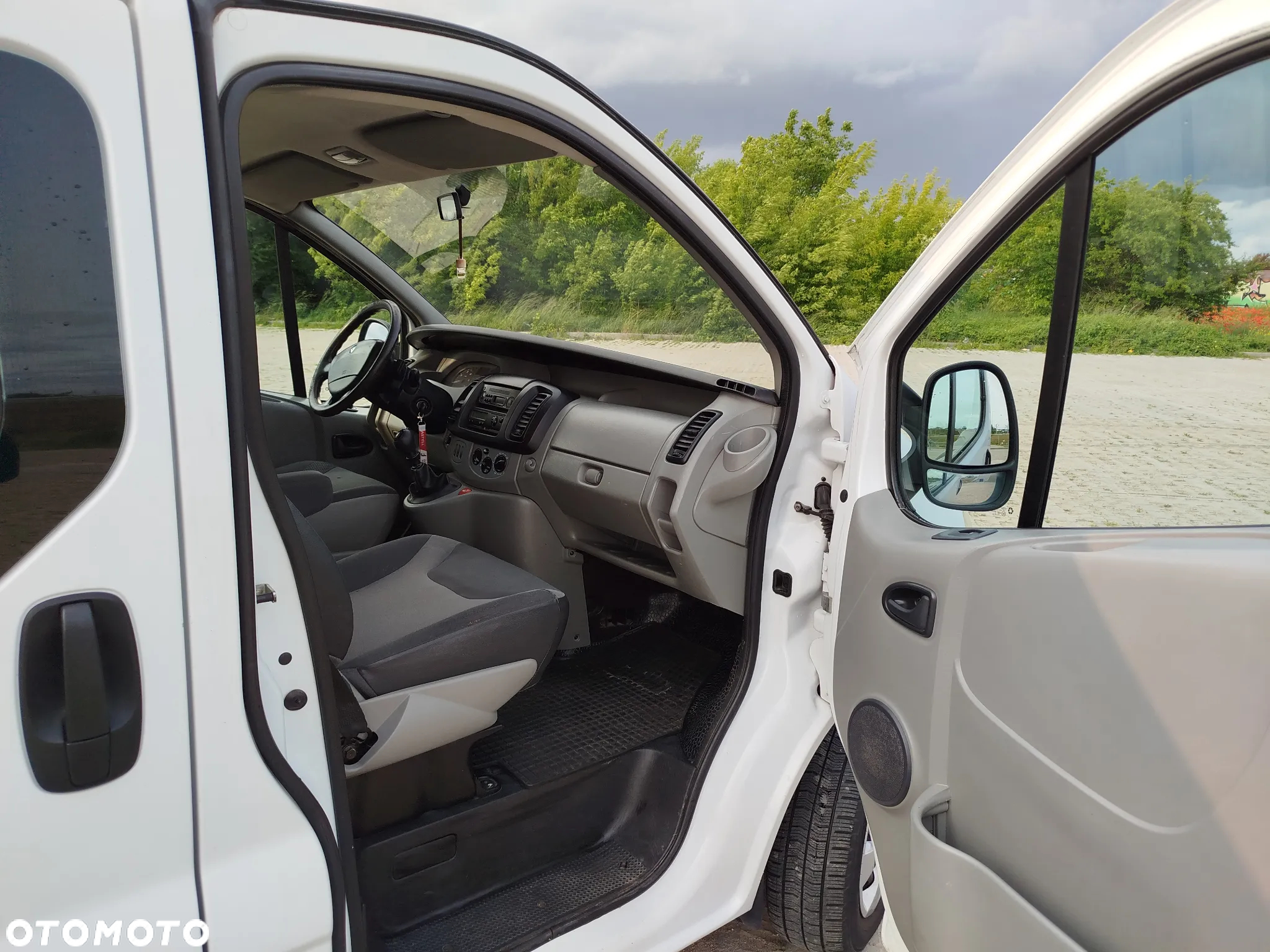 Renault Trafic - 13