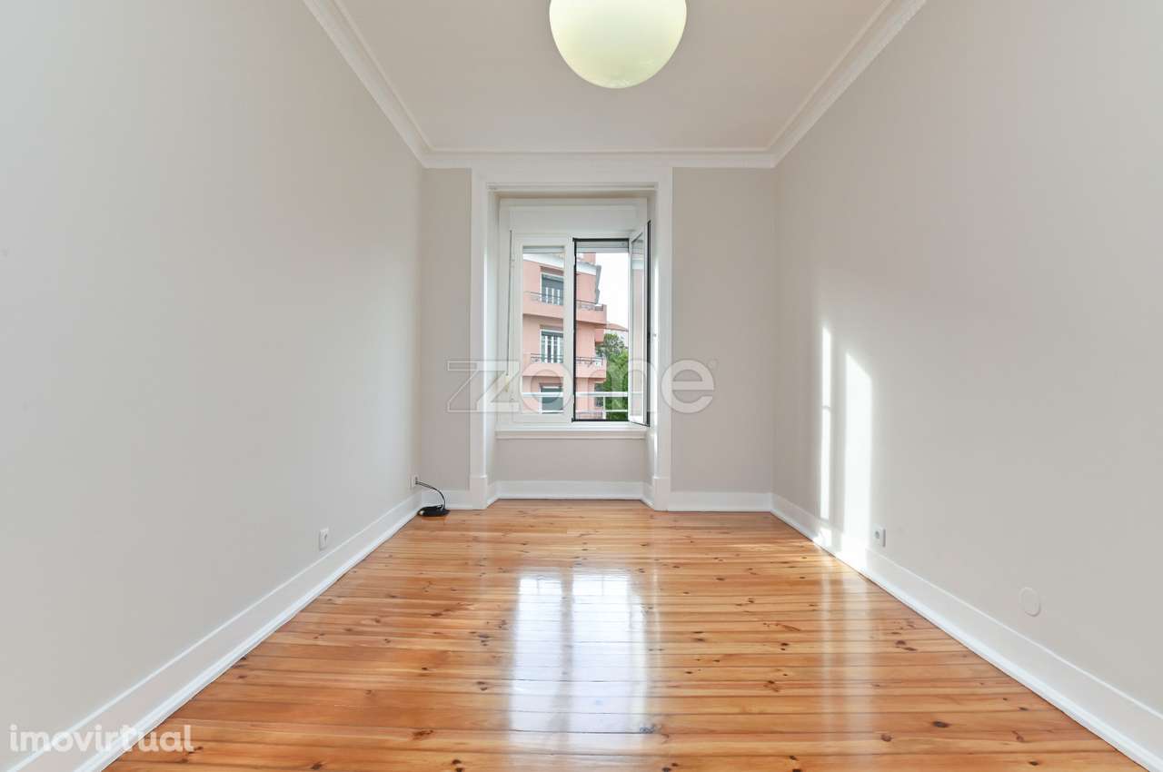 Apartamento T2+1 Renovado na Avenida Almirante Reis - Grande imagem: 3/28