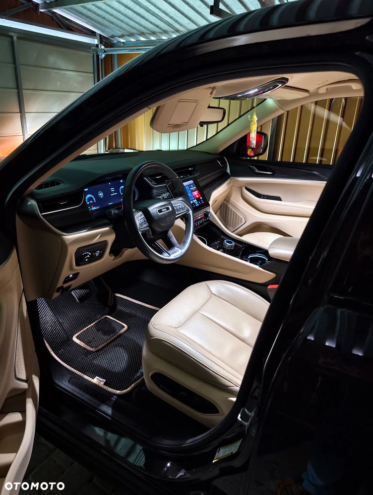 Jeep Grand Cherokee - 35