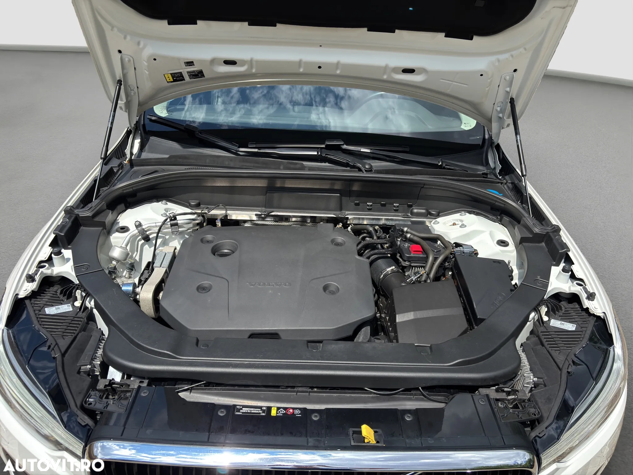 Volvo XC 60 B4 D Geartronic Momentum Pro - 20