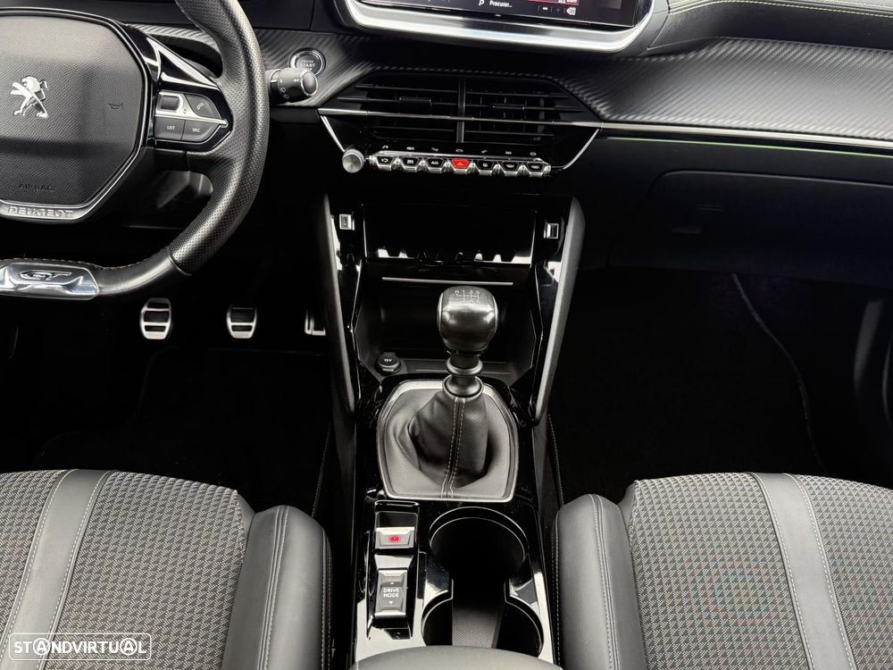 Peugeot 2008 1.2 PureTech GT Line - 38