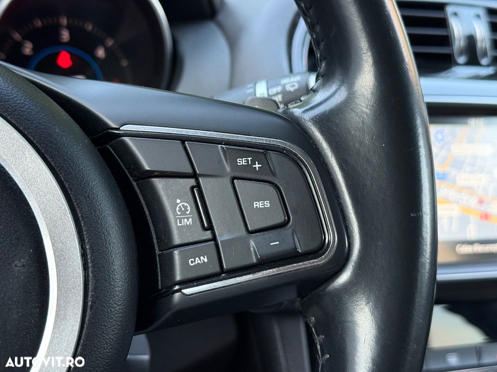 Jaguar F-Pace 20d AWD Prestige - 16