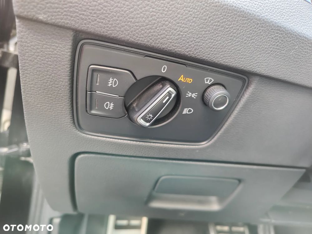 Volkswagen Passat - 16