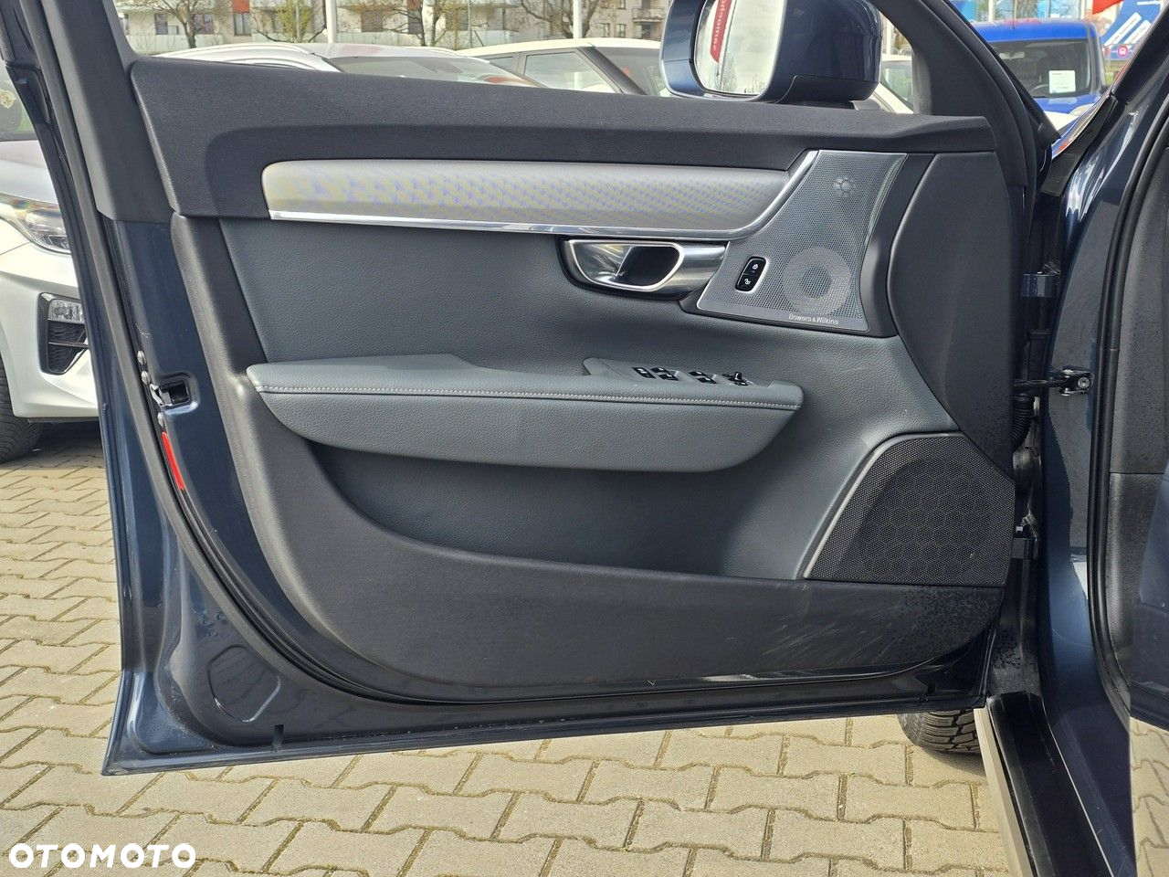 Volvo V90 Cross Country - 17