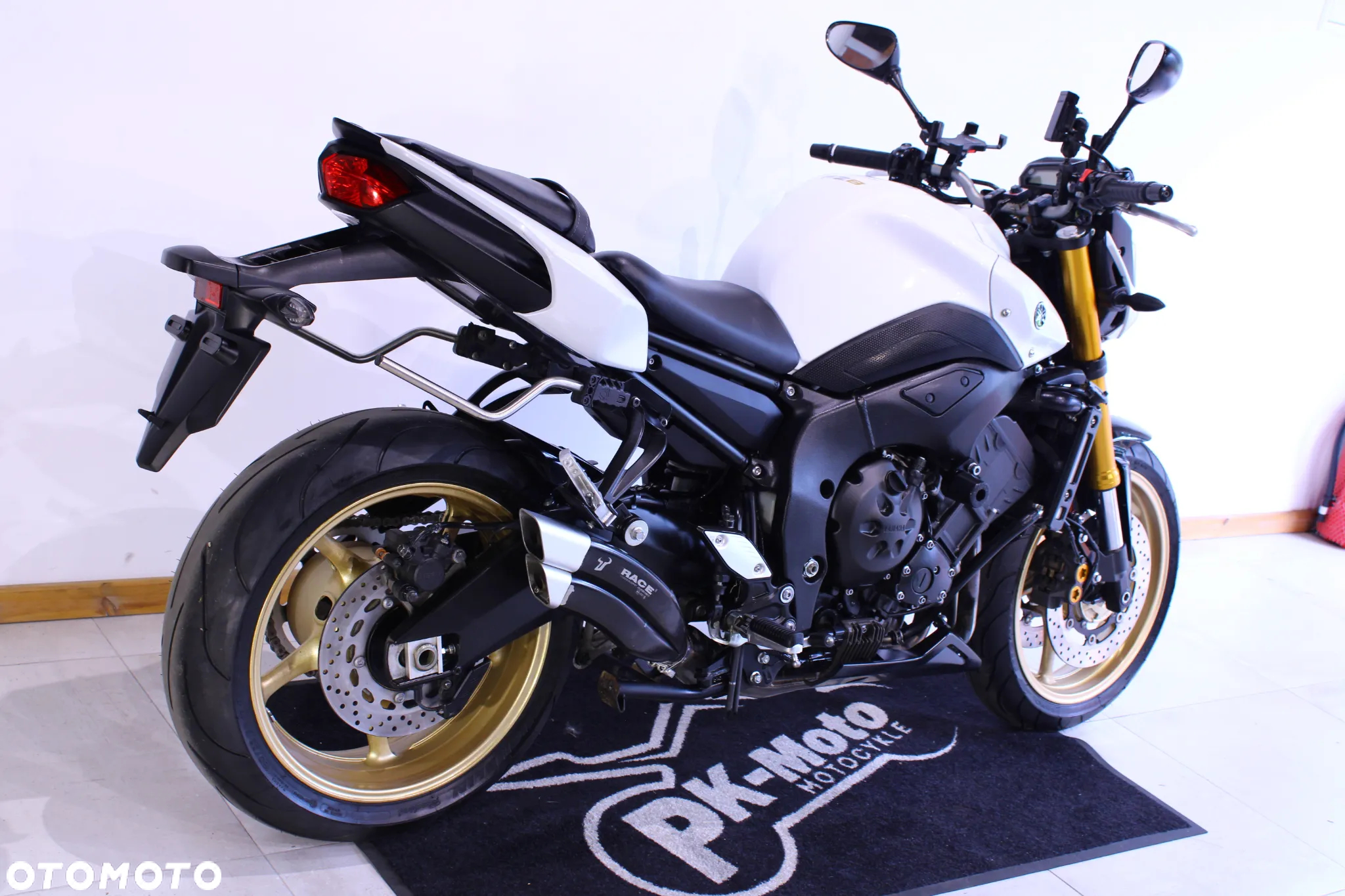 Yamaha FZ8 - 5