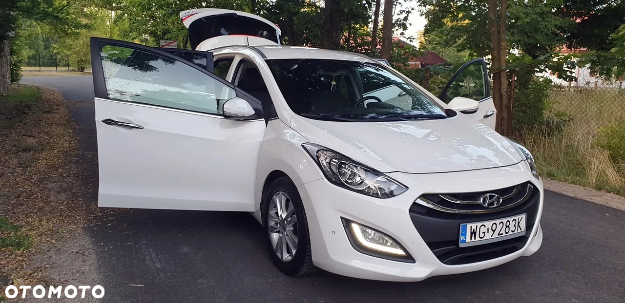 Hyundai i30 1.6 CRDI Fifa World Cup Edition - 9