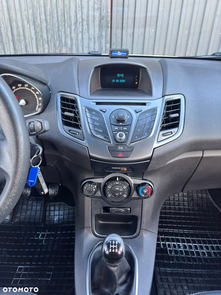 Ford Fiesta 1.25 Champions Edition - 19