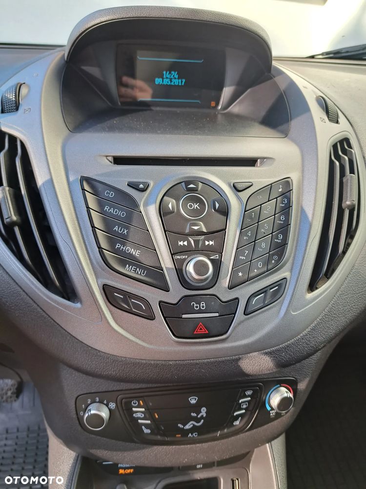 Ford Transit Courier - 13