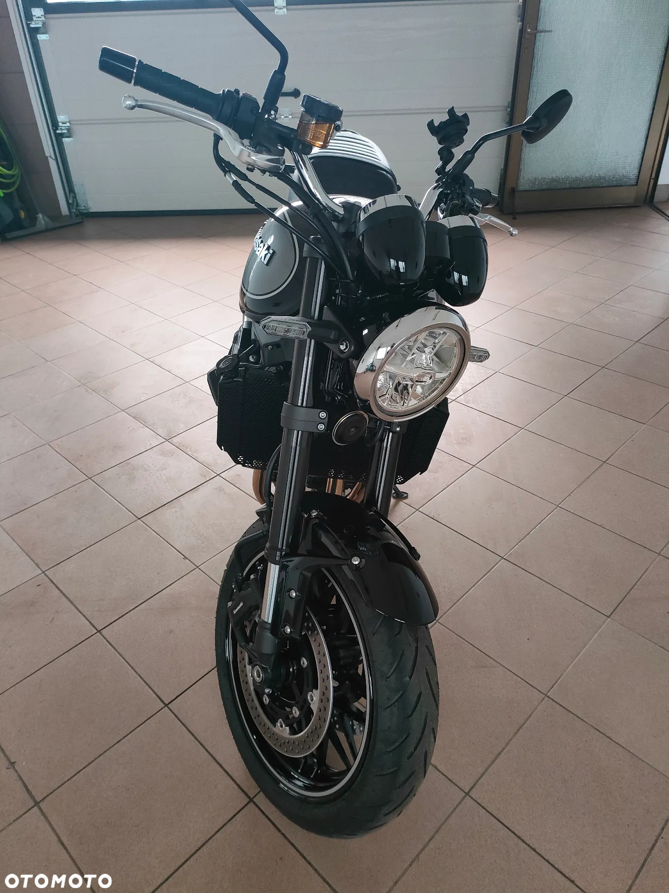Kawasaki Z 900 RS - 8