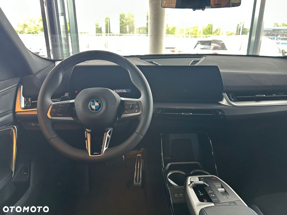 BMW iX2 eDrive20 66.5kWh M Sport Edition - 17