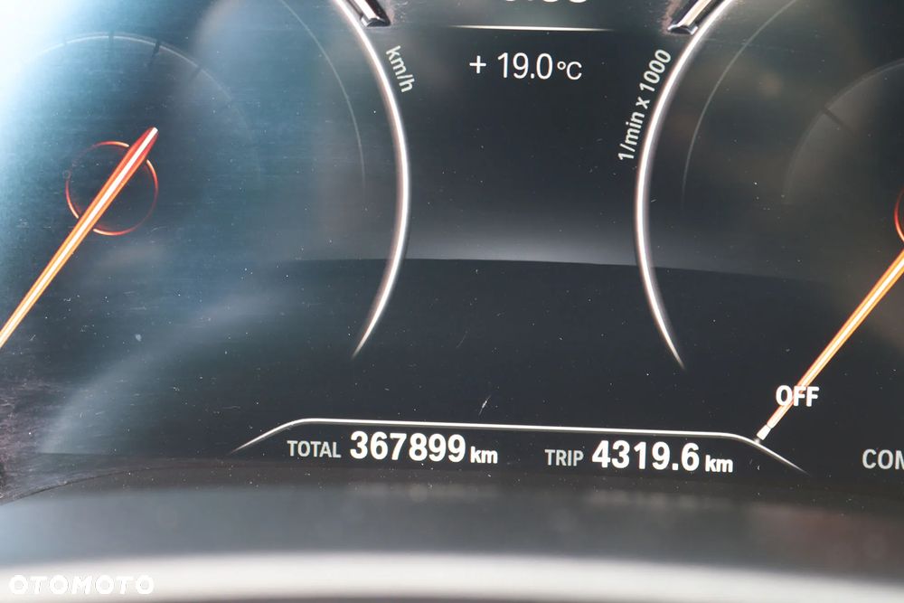 BMW Seria 5 530d xDrive M Sport sport - 2