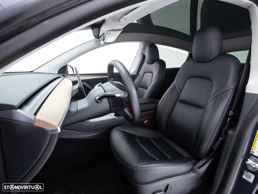 Tesla Model Y Long Range Dual Motor AWD - 10