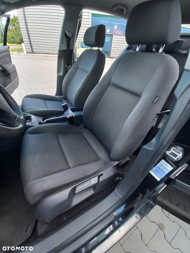 Volkswagen Golf - 34