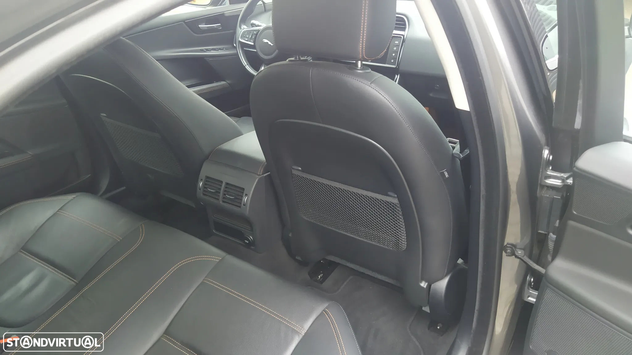 Jaguar XE 2.0 D Prestige Aut. - 20