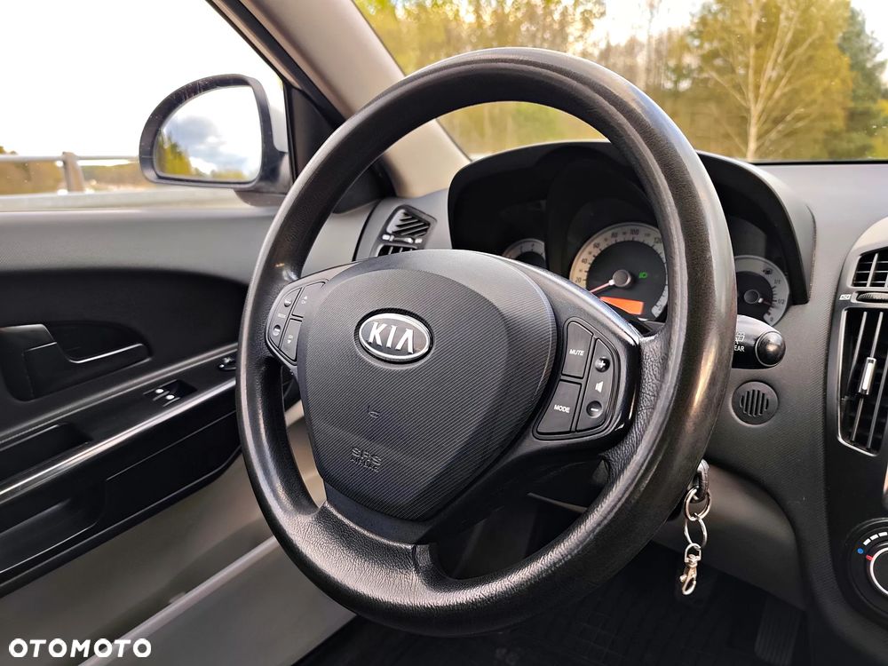Kia Ceed 1.4 Comfort - 17