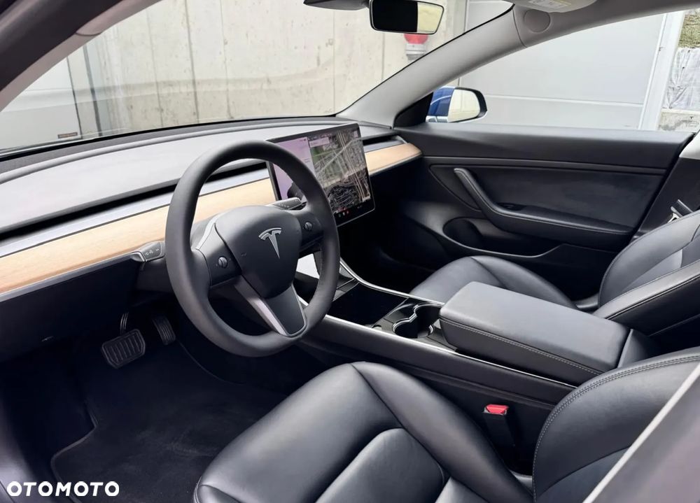 Tesla Model 3 Standard Reichweite Plus Hinterradantrieb - 12