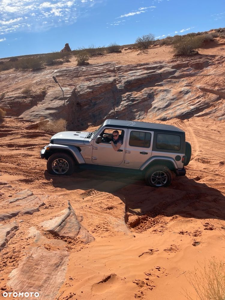 Jeep Wrangler - 2
