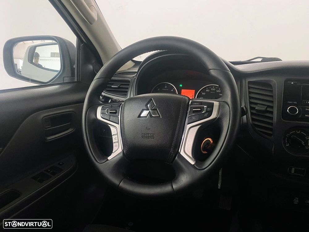 Mitsubishi L200 2.3 DI-D CD Invite 4WD - 13